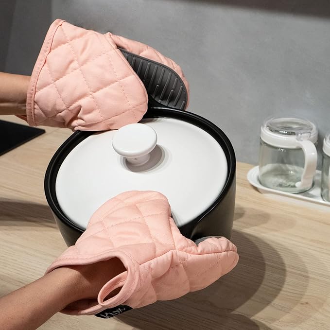 Pink Silicone Oven Mitts & Pot Holders Set - Image 5