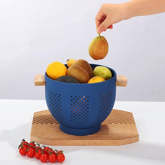 Metal Colander with Wood Handle, 5.5 Quart Powder Coated Steel Large Kitchen - Image 5