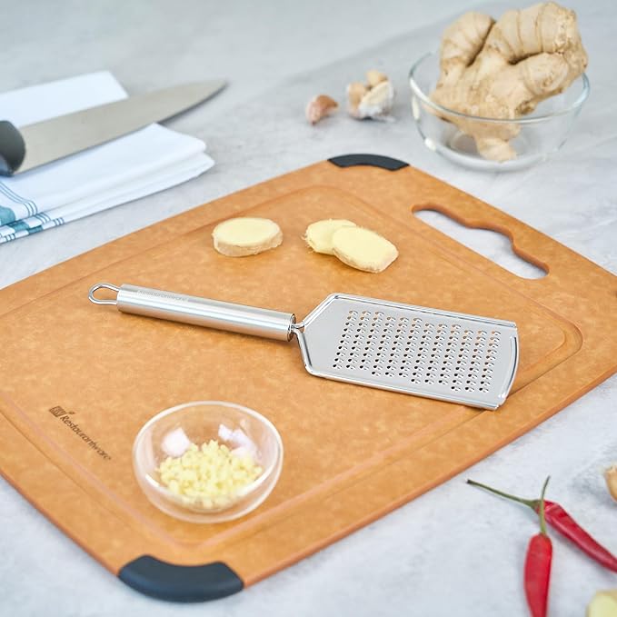Restaurantware-German Standard Fine Handheld Graters, 24 Flat Cheese Graters - Image 7