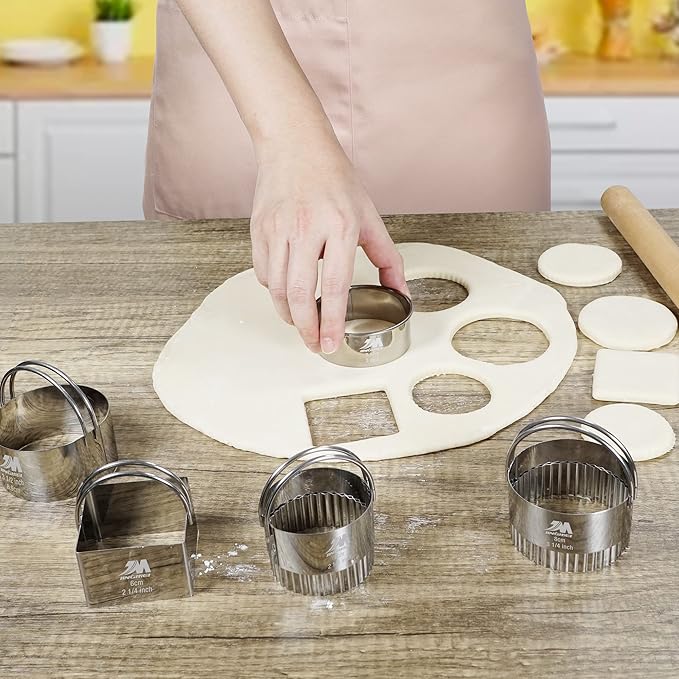 M JNGMEI 4 Pieces Stainless Steel Cookie Cutter Set Biscuit Cutter 2.25inch - Image 4