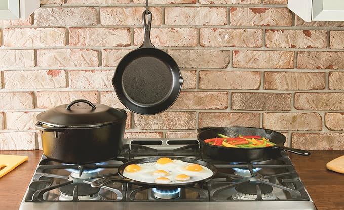 Lodge 5 Quart Pre-Seasoned Cast Iron Dutch Oven - Image 4